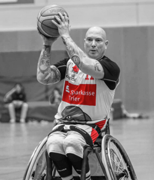 Dirk Passiwan in action